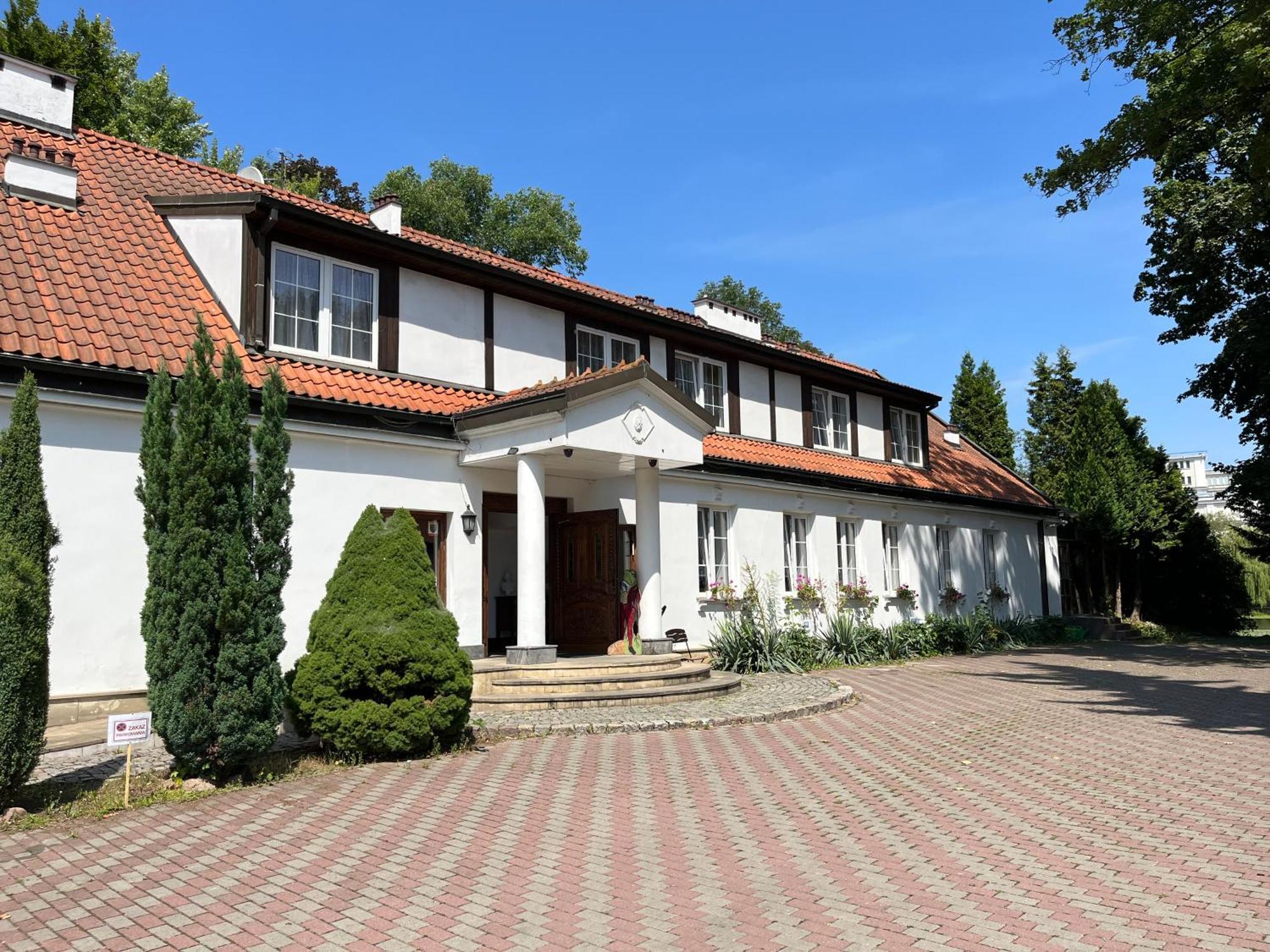 Dedek Park - Historyczny Dworek W Pieknym Parku Skaryszewskim Obok Stadionu Narodowego Варшава Екстериор снимка